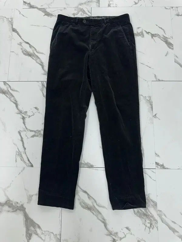 ARMANI COLLEZIONI ブラック コーデュロイ パンツ 7,074円