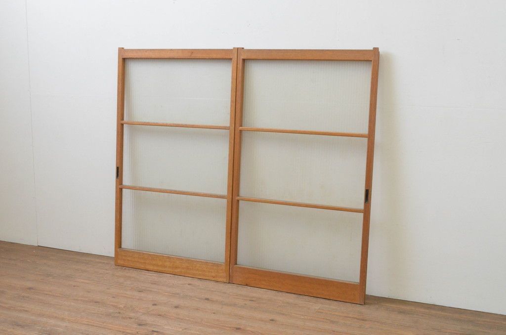 ▼現状販売▼ 引き戸2枚セット ヴィンテージ建具 昭和中期 レトロ 4～7営業日前後で発送(※修理加工希望の方3ヶ月程で発送) R-067588