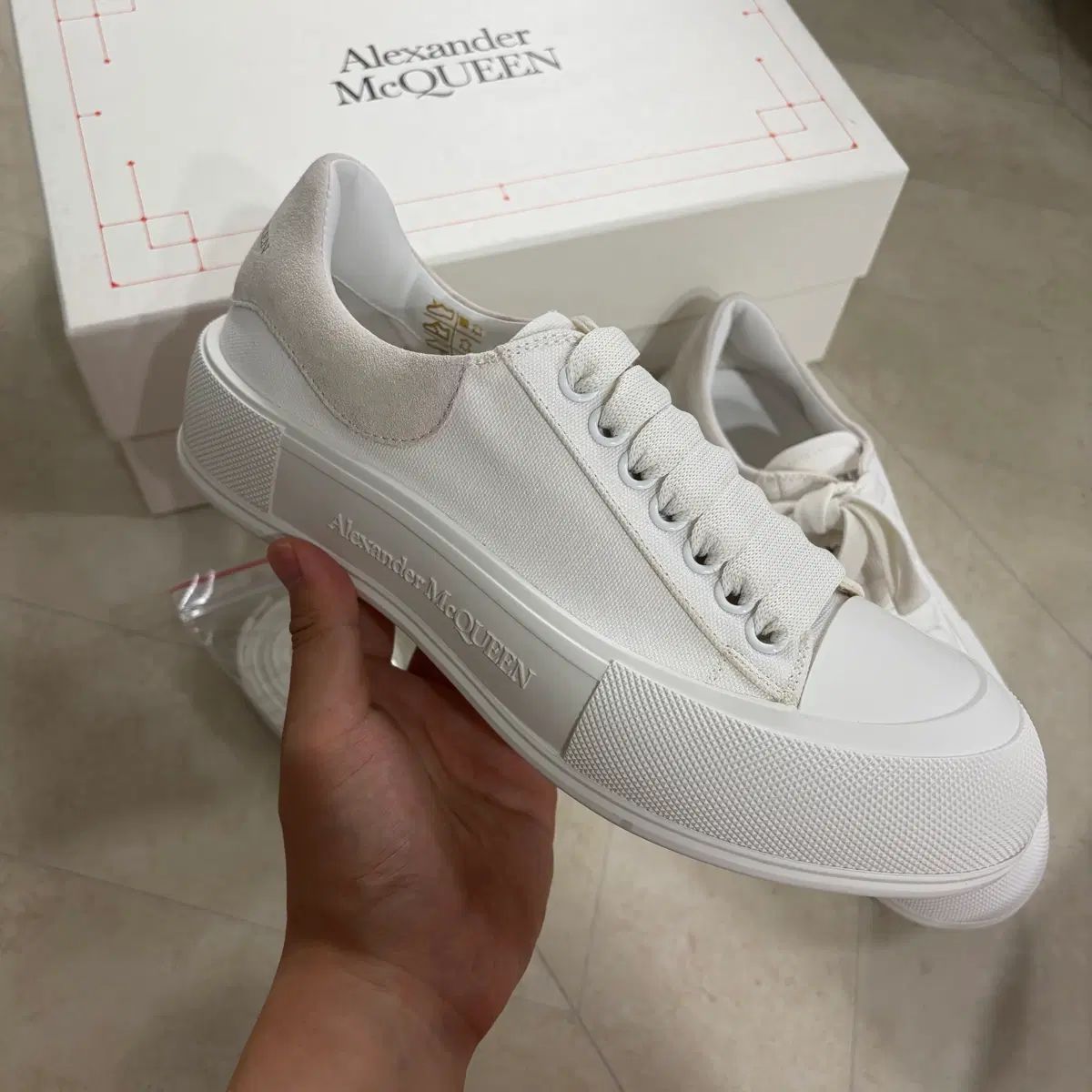 新品 (260) Alexander McQueen アレキサンダー・マックイーン デッキ プライムソール スニーカー 白