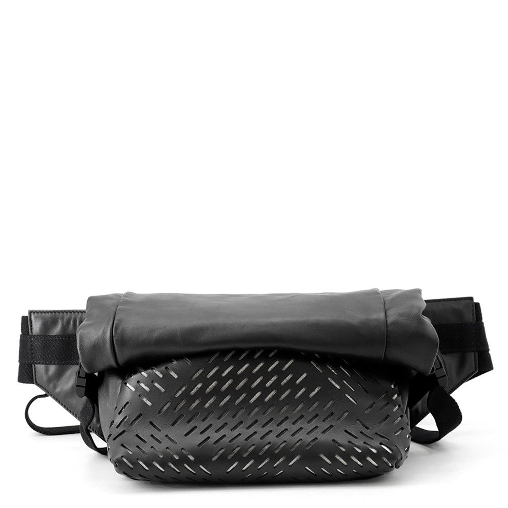 ボッテガヴェネタ ボディバッグ パーフォレイテッド クロスボディ レザー 578540 BOTTEGA VENETA バッグ 黒 48,300円