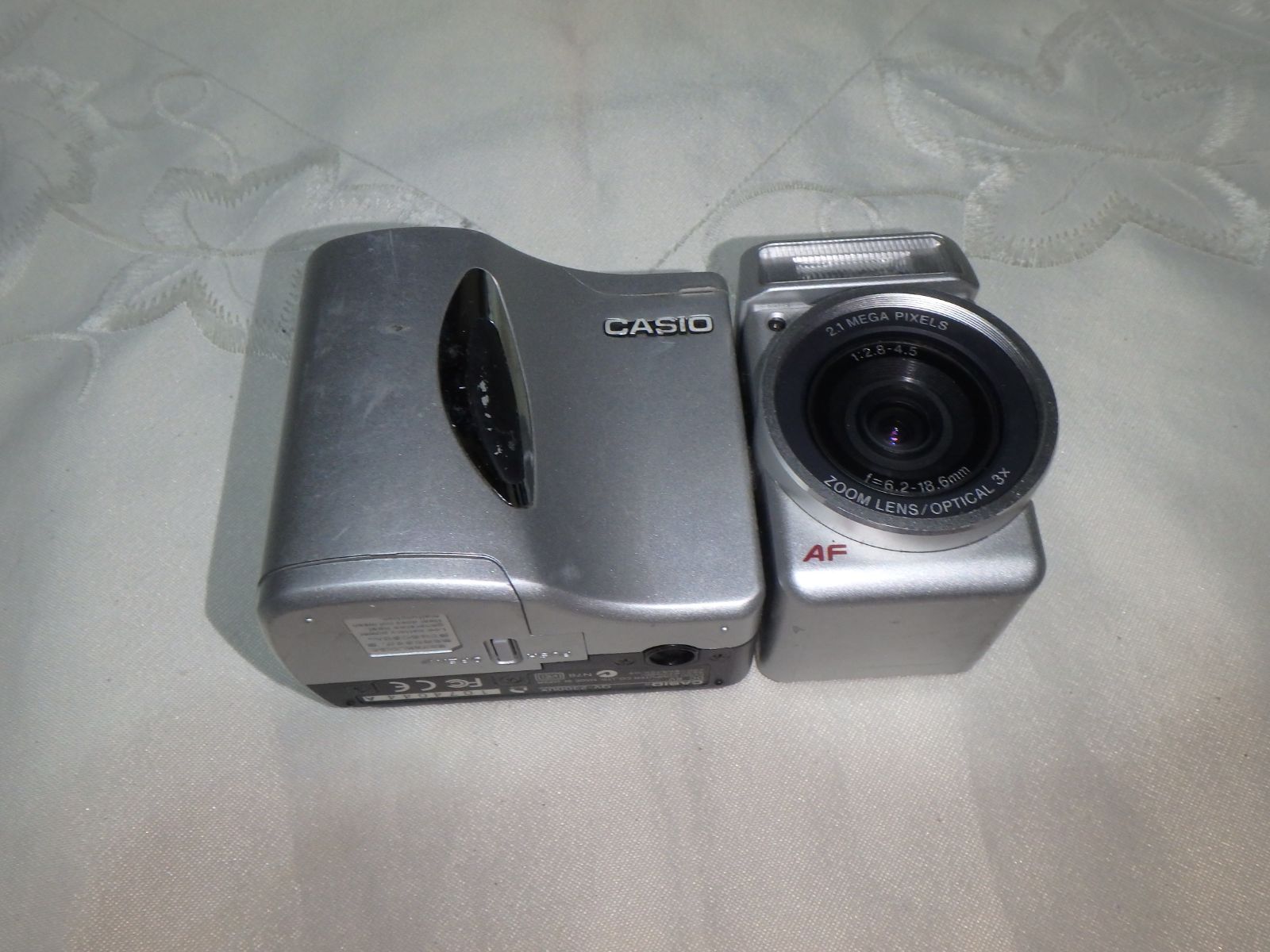 Casio QV-2300UX digital camera