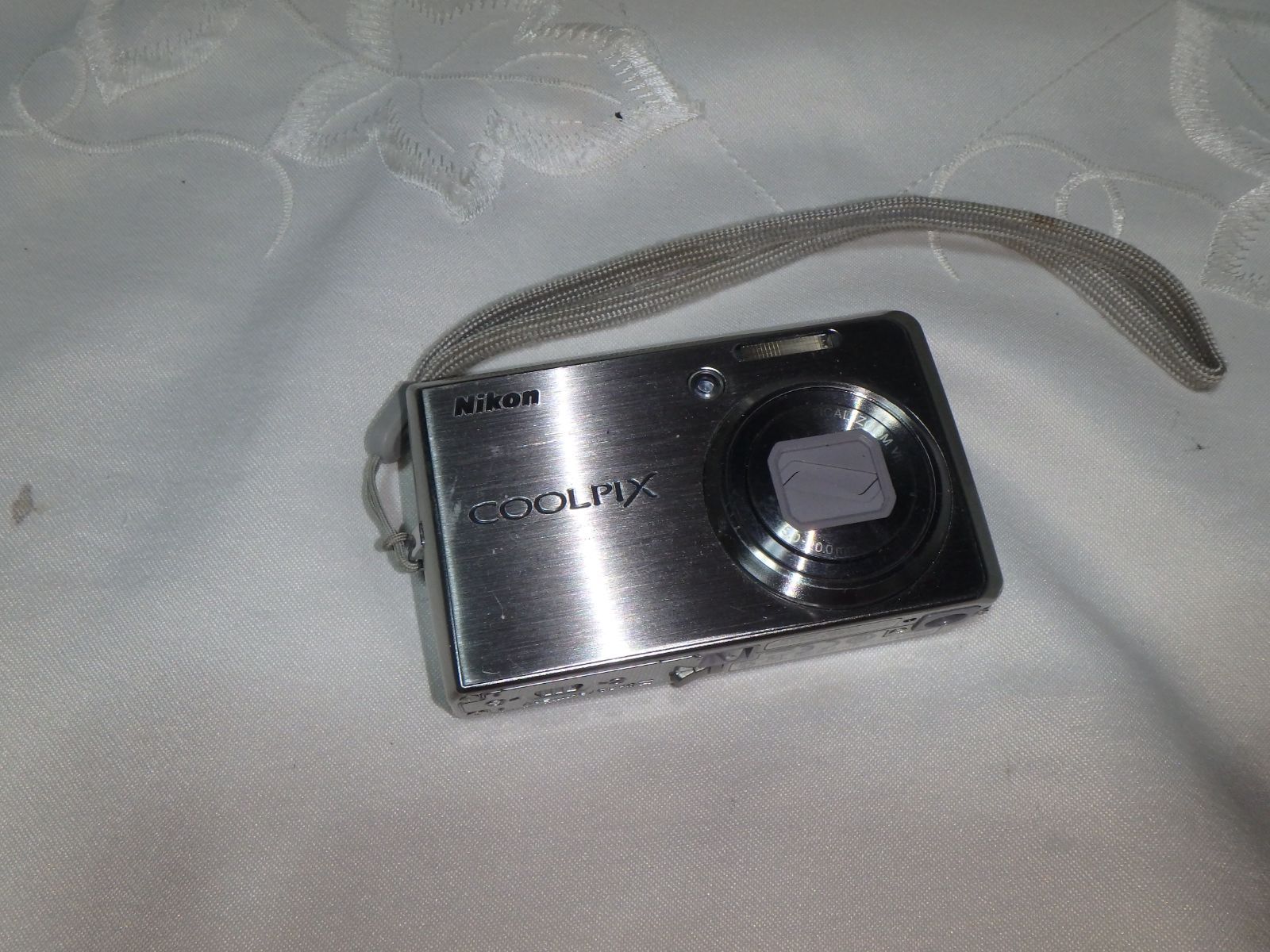 NIKON S600 COOLPIX DIGITAL CAMERA JUNK