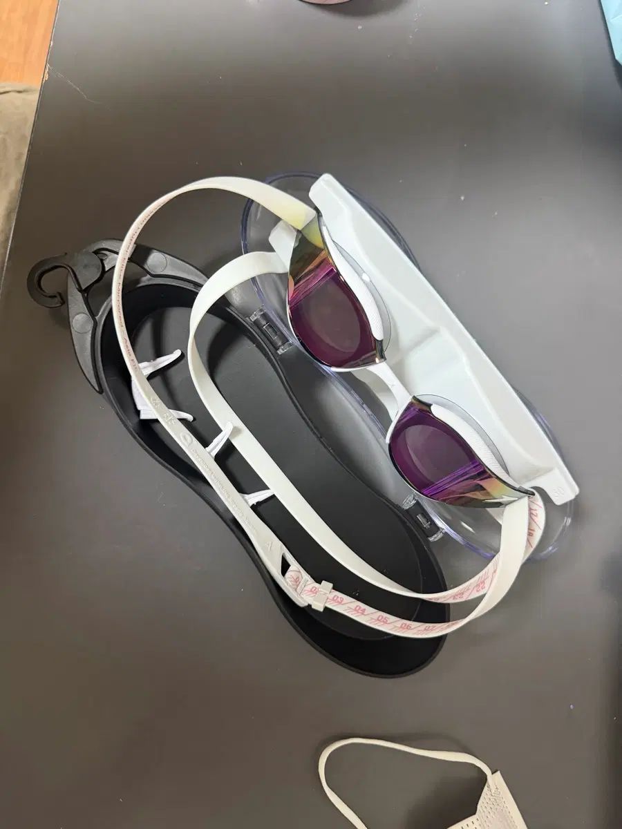 SPEEDO（スピード） ファストスキン ハイパーエリート スイムゴーグル