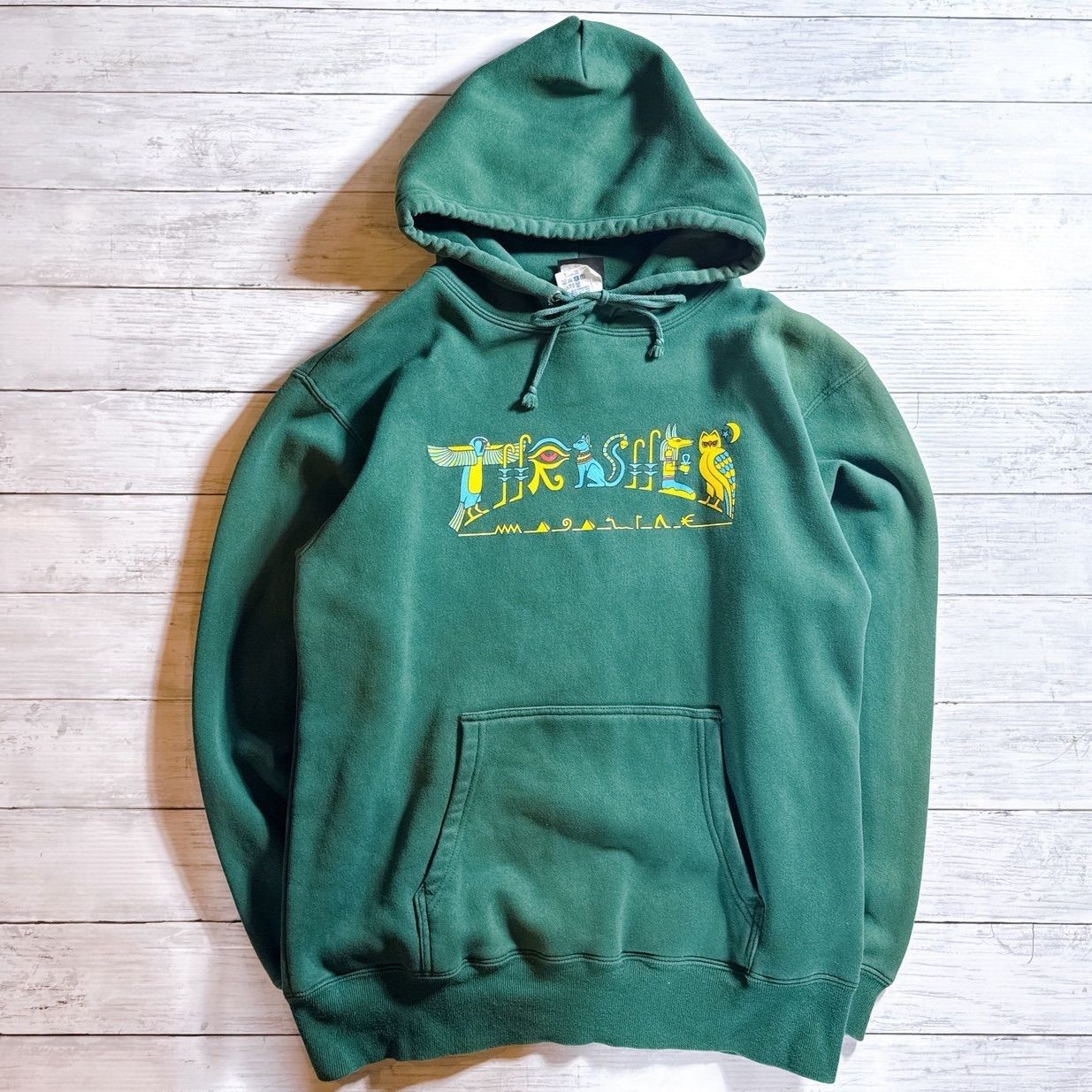 【国内正規品】THRASHER EGYPT Hoodie ヒエログリフ エジプト グリーン エジプト文字 アニマル グラフィック パーカー 古着 #B2749パーカー
