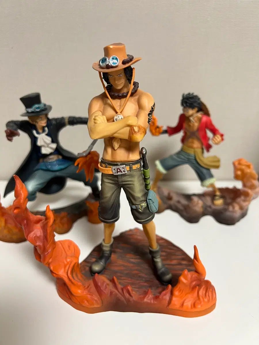 BANPRESTO ONE PIECE フィギュア ブラザーフッド 2탄 モンキー・D・ルフィ (ルフィ) & エース & サボ 出品 11,453円