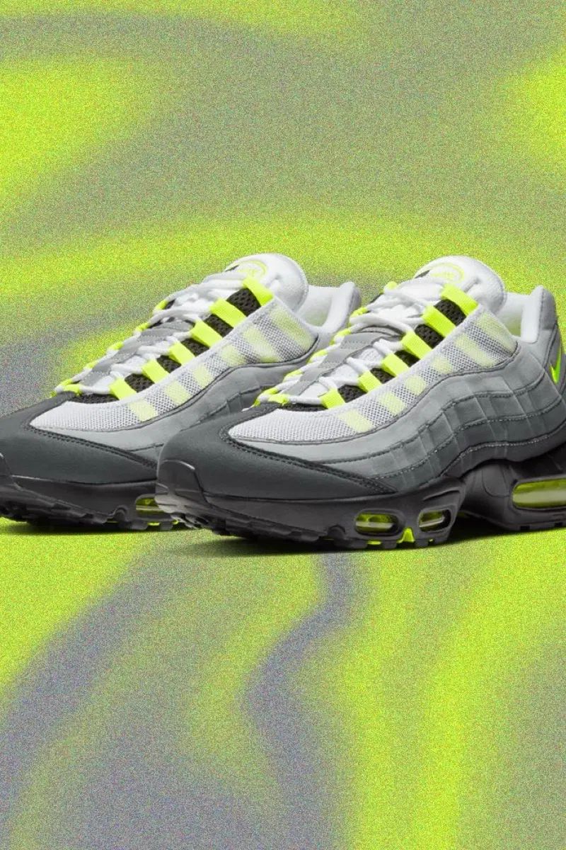 中古 NIKE エア マックス 95 OG 蛍光 ネオン 270 (2015)
