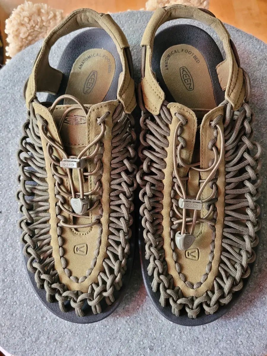 KEEN サンダル ニューポート H2 サンダル カーキ