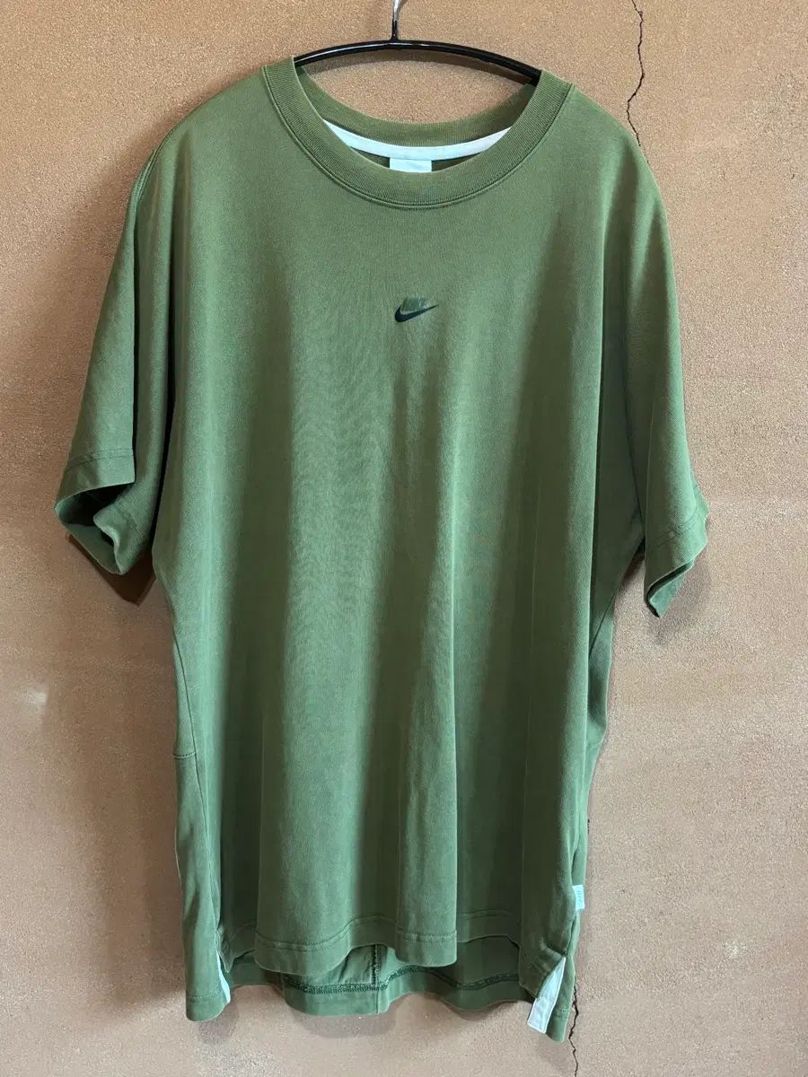 (ヨーロッパ発) NIKE ジッパー ポケット オーバーサイズ 半袖Tシャツ (カーキ/L) 8,294円