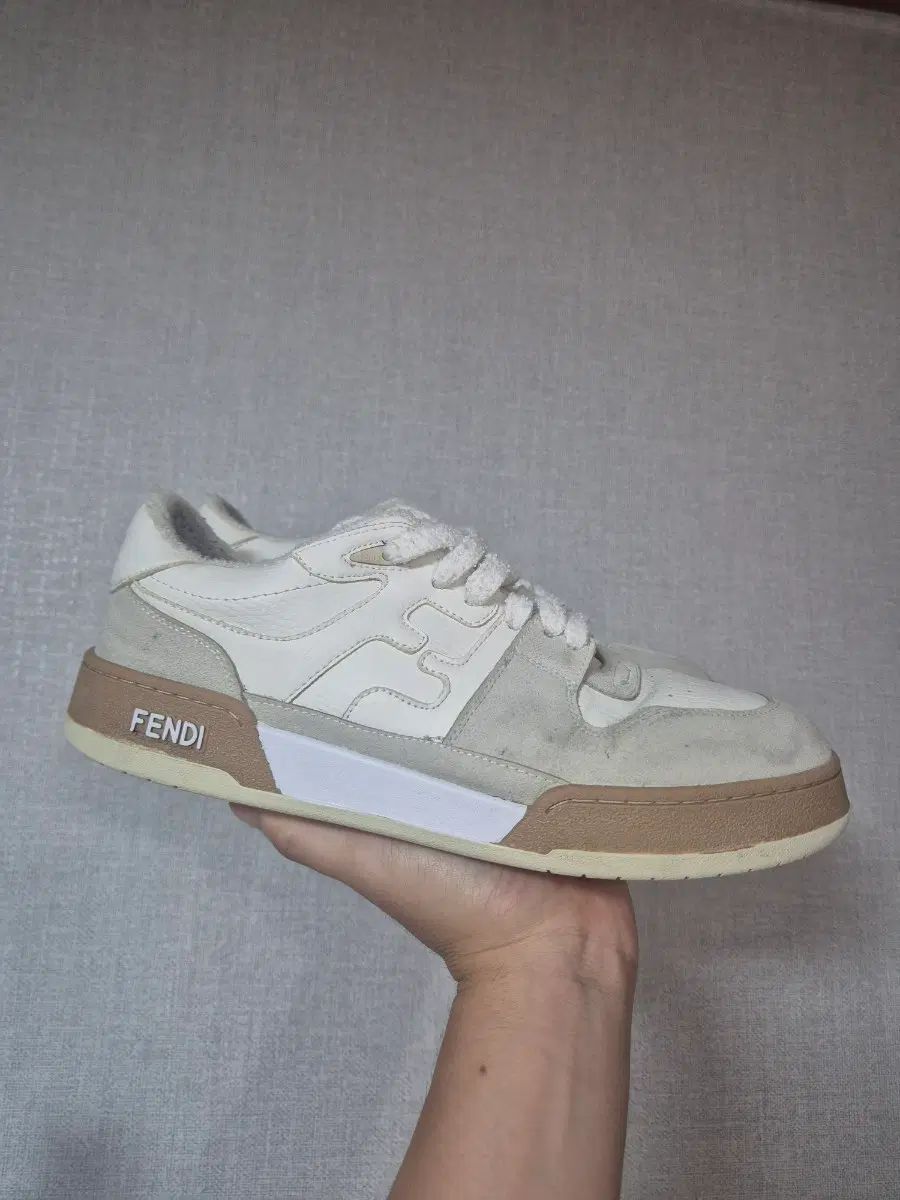 FENDI フェンディ スニーカー 260