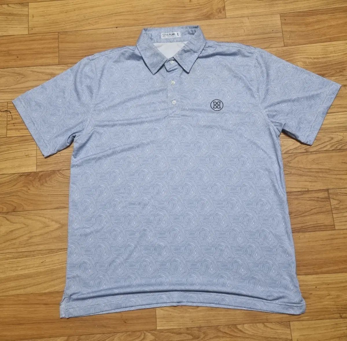 G/FORE (ジーフォア) メンズ ゴルフ カラーTシャツ ブルー パータン 「칭찬은고래도춤추게」 (褒め言葉はクジラさえも踊らせる) メンズ100サイズ 9,829円