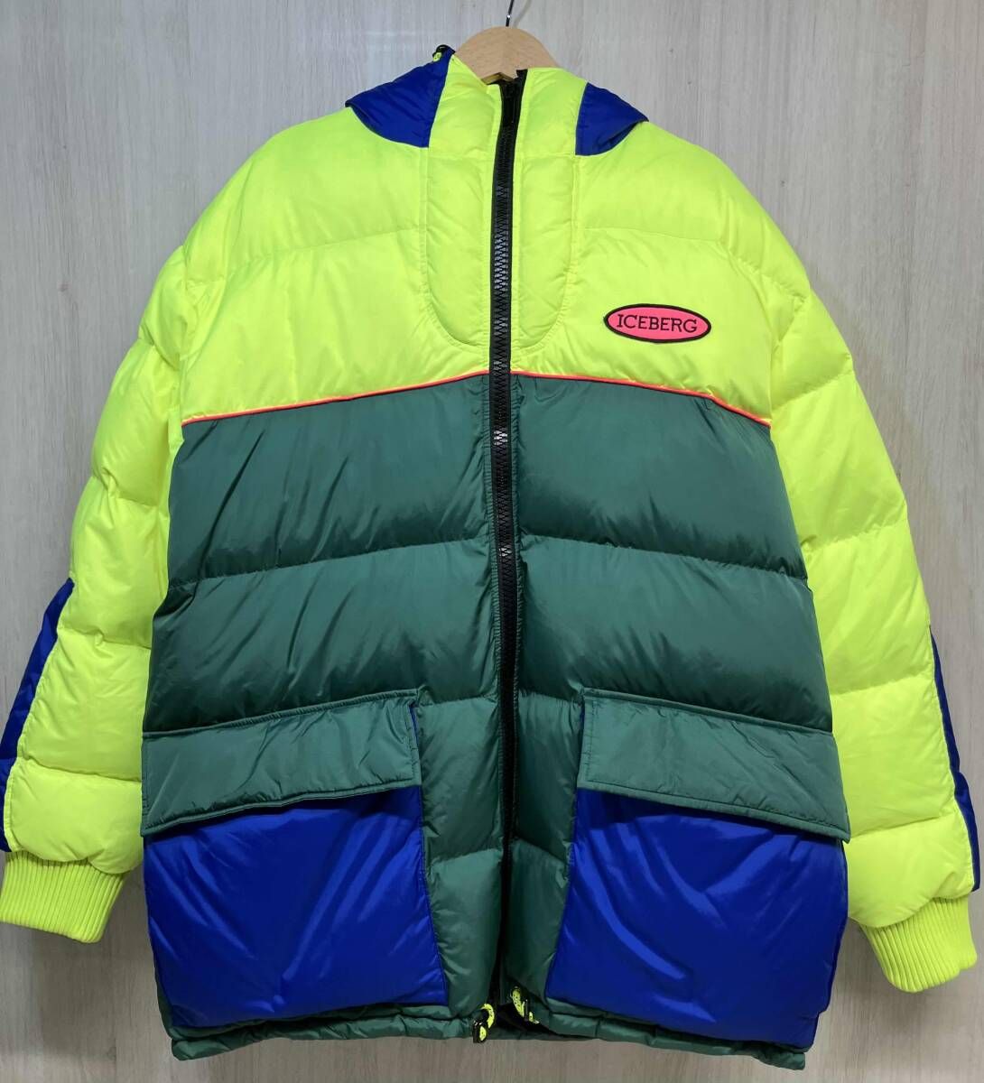 ICEBERG BADGE DOWN JACKET アイスバーグ ダウンジャケット メンズ アウター ライム グリーン ブルー P20II1P J1005050 サイズ54 21,371円