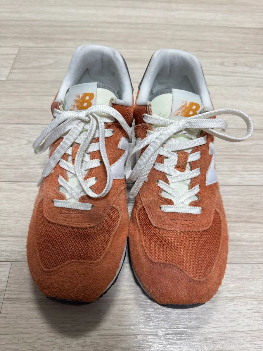 ニューバランス 574 ヘリテイジ オレンジ 275 19,457円