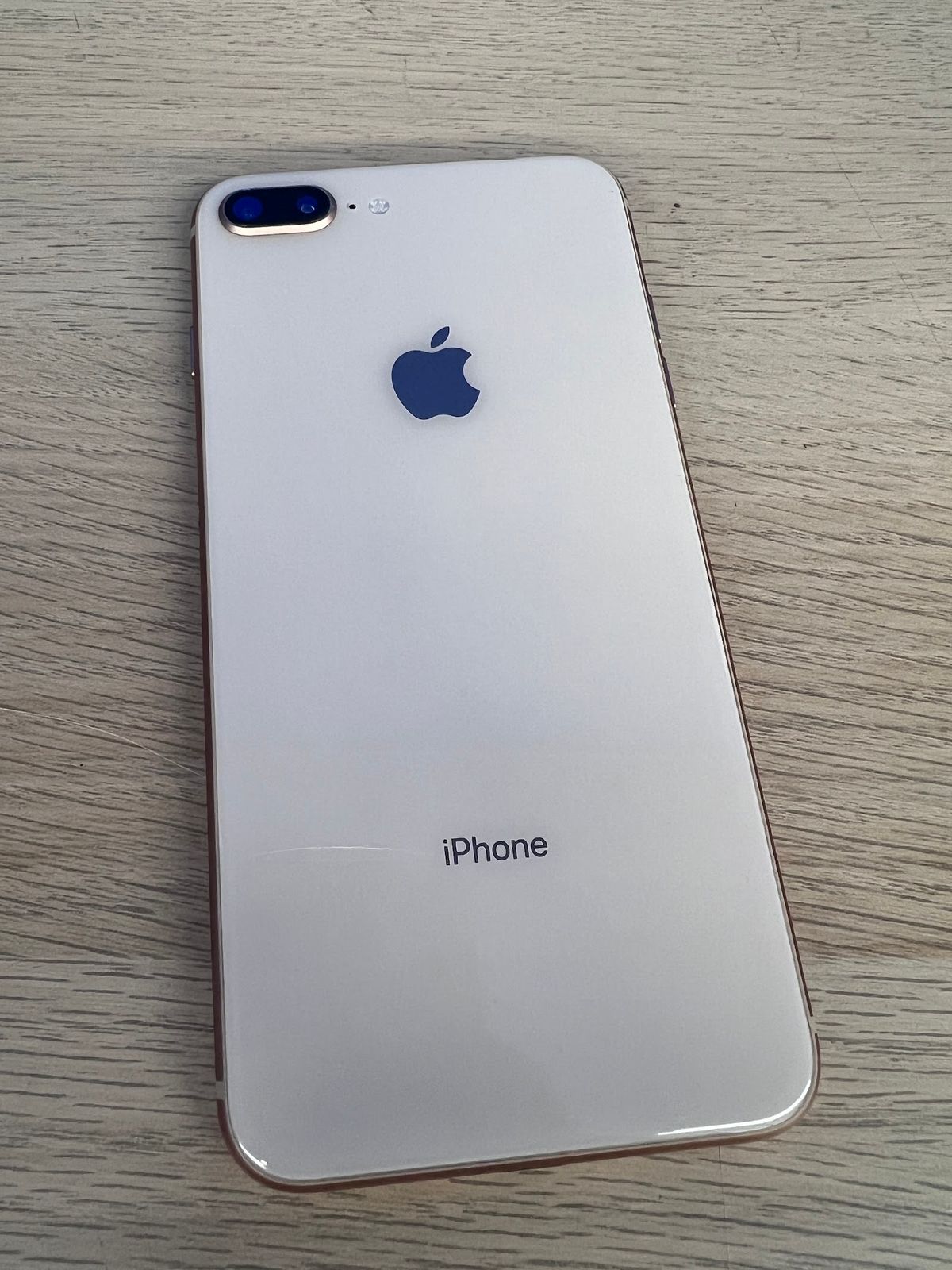 ☆【通電確認済】Apple iPhone 8 Plus 256GB ゴールド 本体 SIMなし バッテリー最大容量79%【スマホパソコン】【6】
