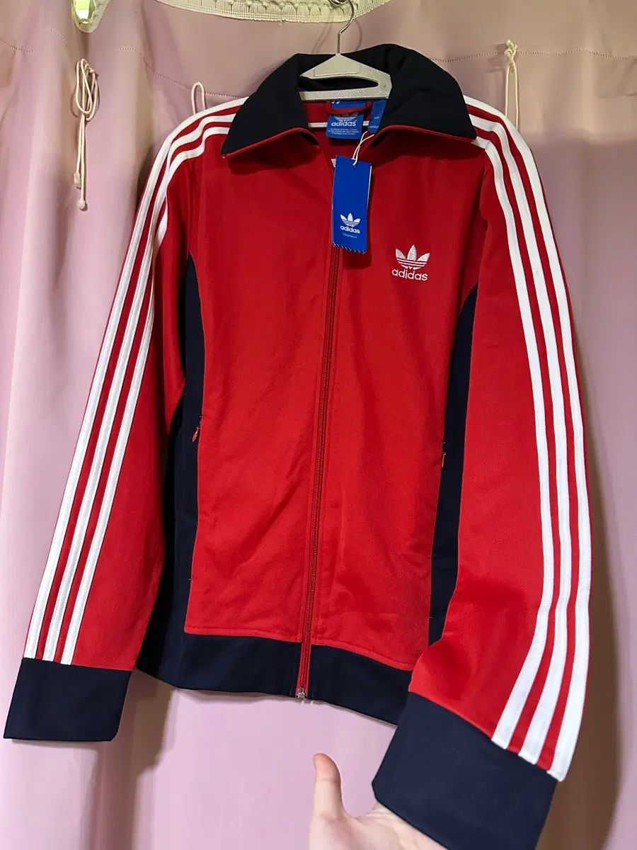 新品 アディダスジャージ アディダス ヨーロッパ レッド ネイビー トラックジャージ ジップアップ 炎ジャージ コーティス ガンホ 着用