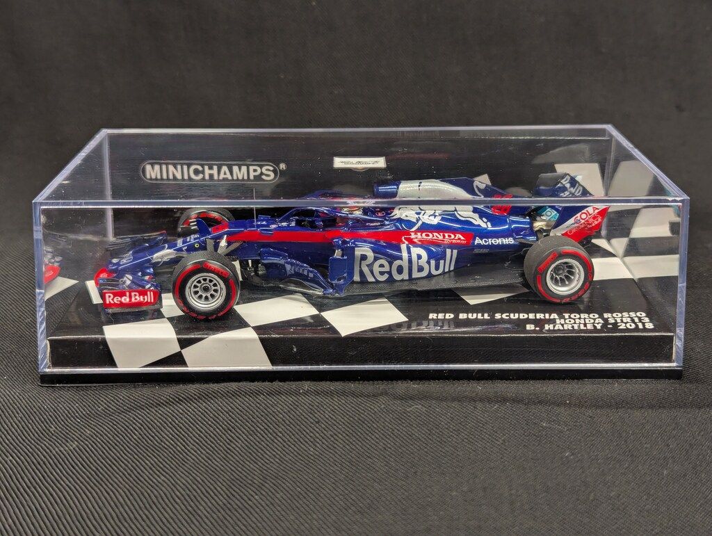 ミニチャンプス 1/43スケール RED BULL SCUDERIA TORO ROSSO HONDA STR13 2018 41718002 8,384円