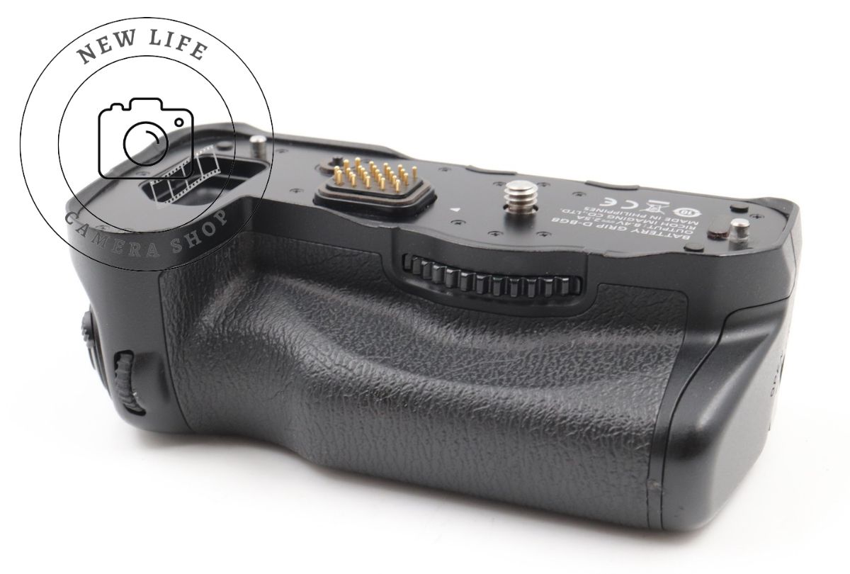 美品☆PENTAX バッテリーグリップ D-BG8 ブラック PENTAX K-3 Mark III ###19061