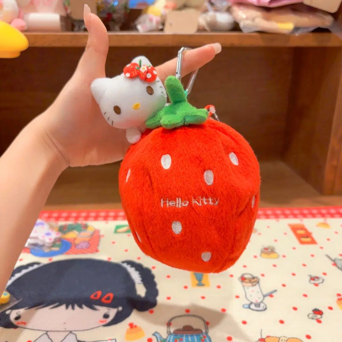 クラシック Sanrio HELLO KITTY いちご ぬいぐるみ ポーチ