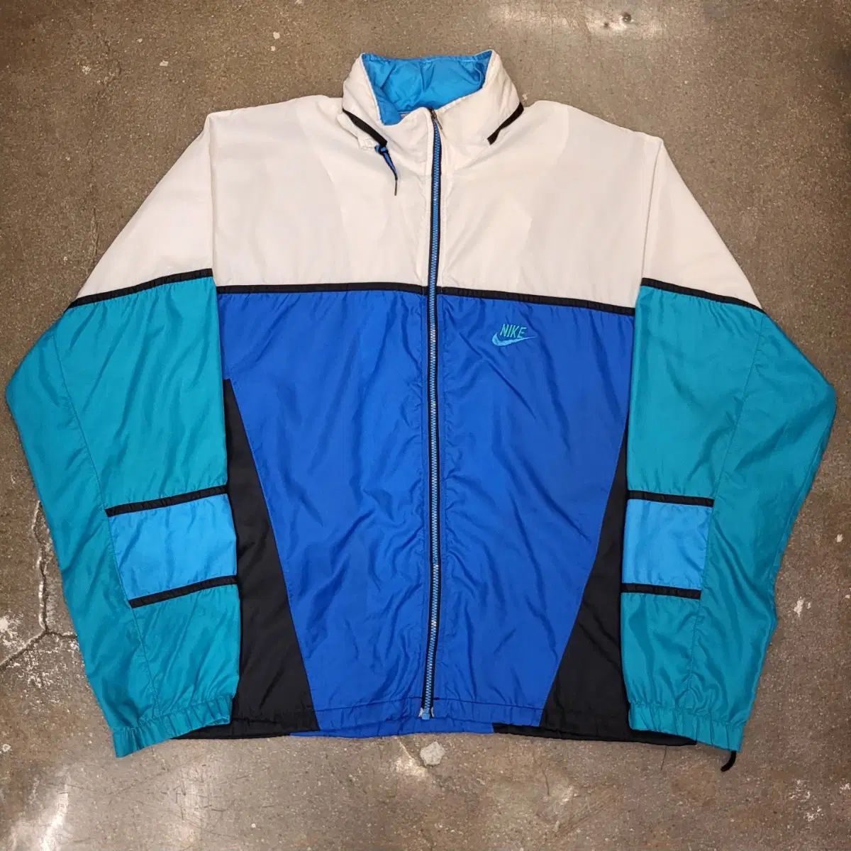 80s アメリカンヴィンテージ NIKE 三色 ウィンドブレーカー フード 11,214円