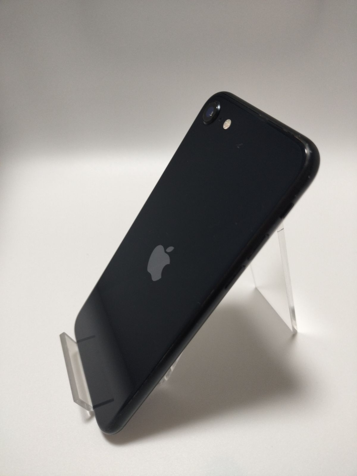iPhoneSE3 64GB SIMフリー バッテリー84％ 整備保証付き 本体 中古 ミッドナイト 傷や汚れあり