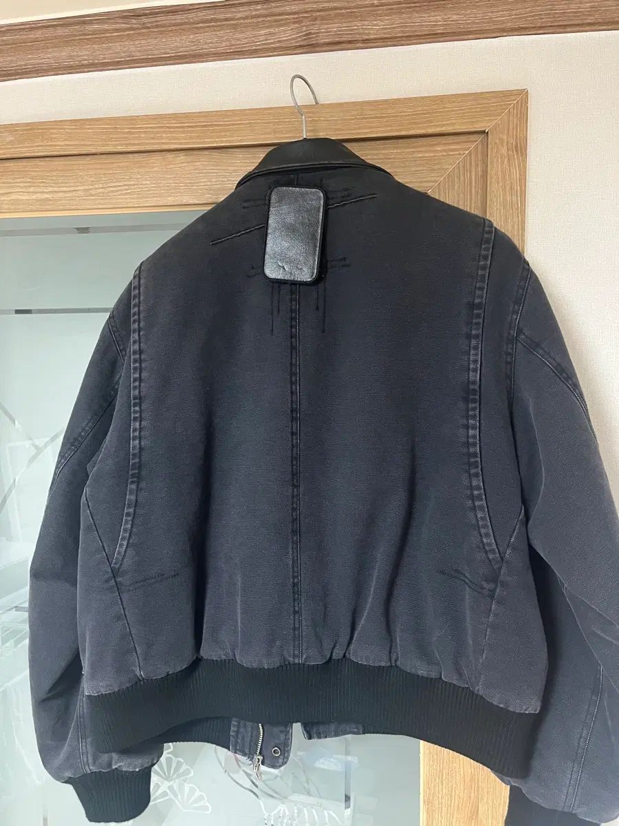 Xlim EP 8 04JACKET