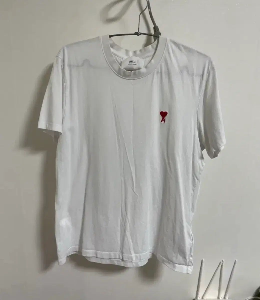 アミ ハート ロゴ Tシャツ 白
