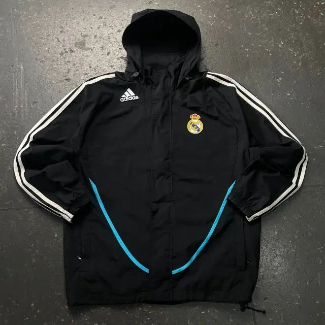 100 adidas レアルマドリード ウィンドブレーカー 6,177円