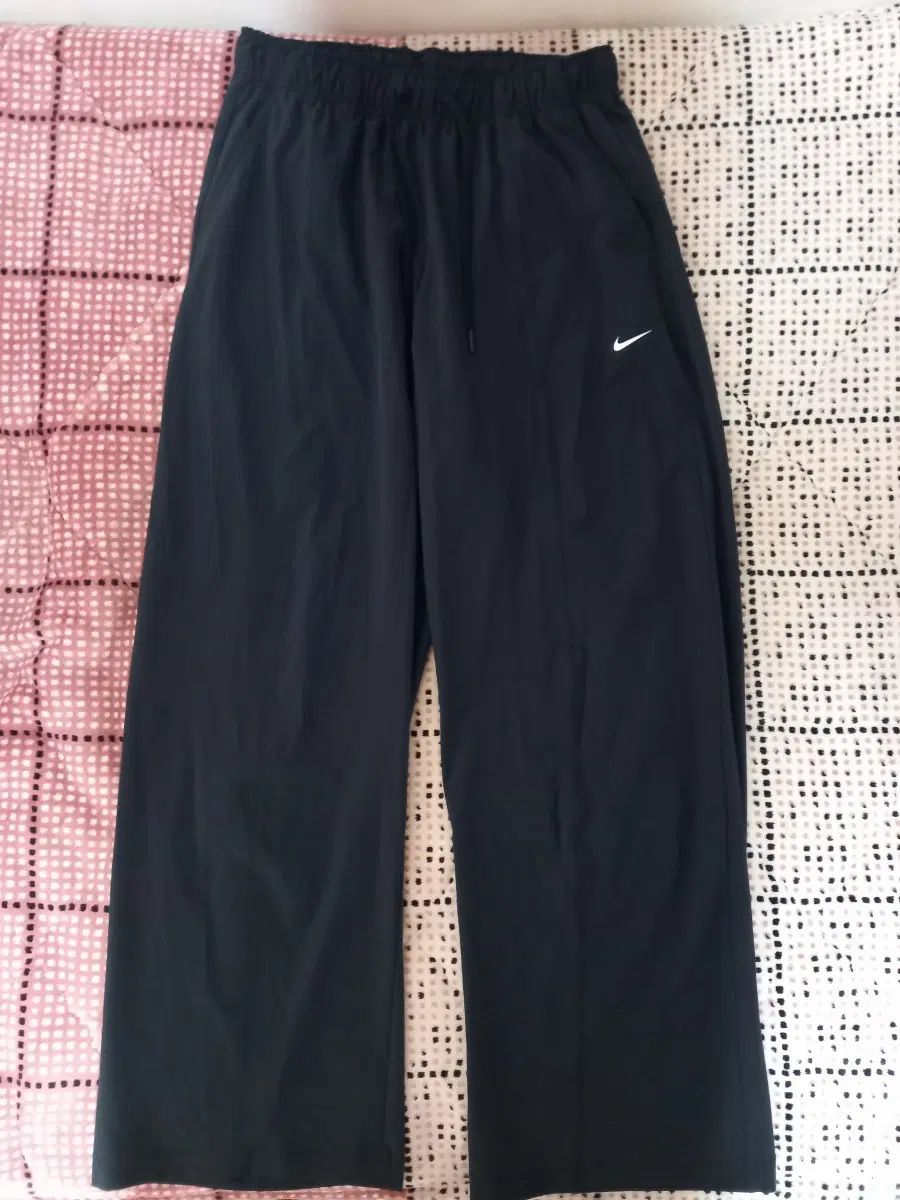 ナイキ NIKE ONE DRI-FIT レディース ウーブン 丸のまま 夏パンツ M 2026年式 新作