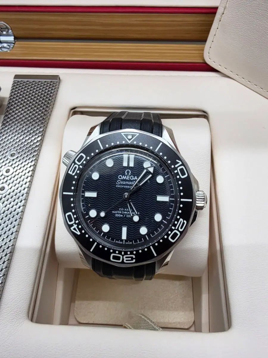 オメガ シーマスター ダイバー 300M コーアクシャル マスター クロノメーター 42mm