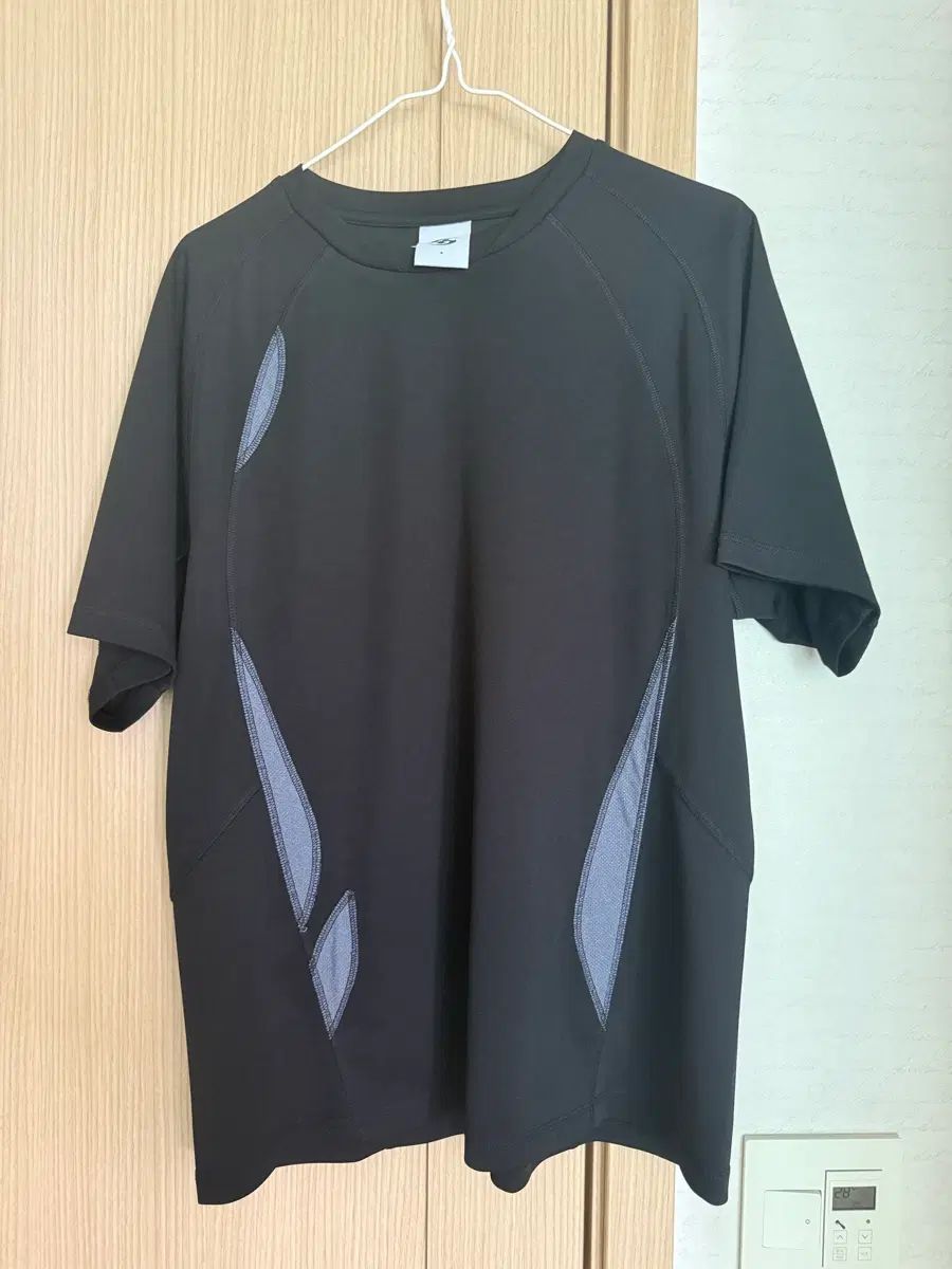 サンサンギア フォロイング パネル ブラック 12,965円