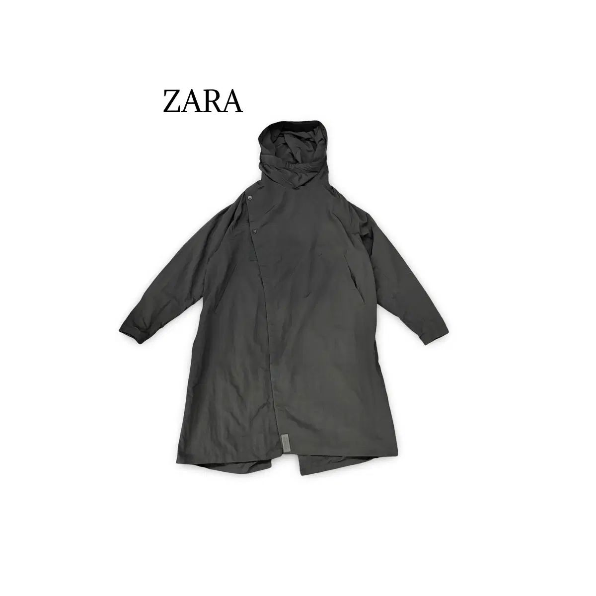 ZARAナイロンオーバアシメントリーロングWHOパーカ