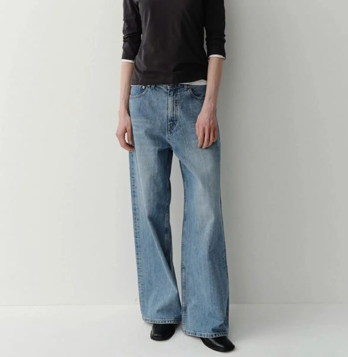 新品/タグ付き イア eaah ワイド デニム パンツ (L)