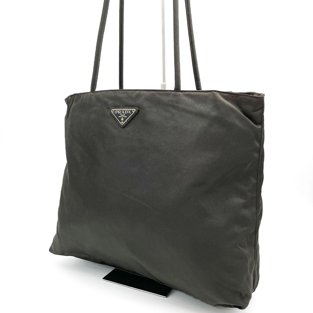 PRADA プラダ ナイロン トートバッグ グリーン系 肩掛け レディース 三角ロゴ ロゴプレート シンプル 軽やか デイリー 通勤 通学 お出かけ カジュアル 上品 ブランドバッグ プレゼント 人気 定番 ファッション