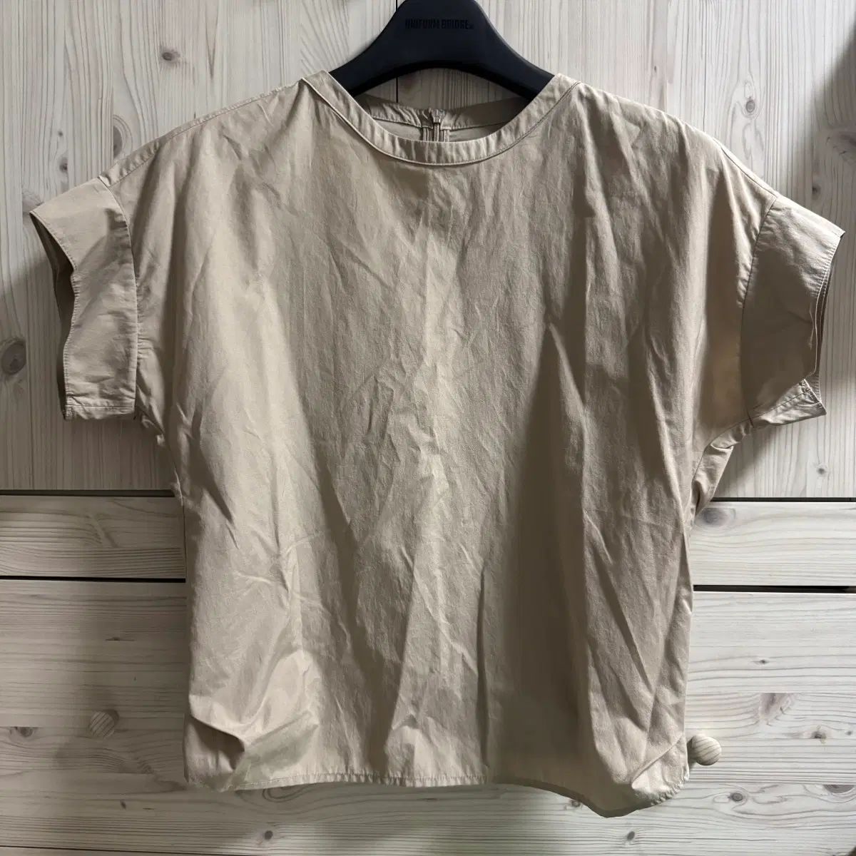 ハンサム) latt by T ラッセル ラッフル半袖 シャカシャカ素材 ブラウス 7,902円