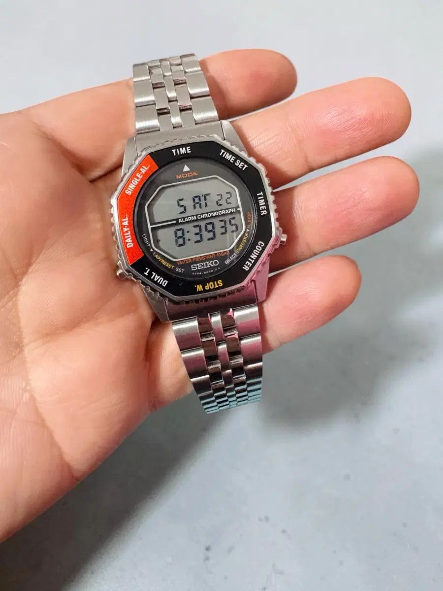 SEIKO トゥーレッド 44,457円