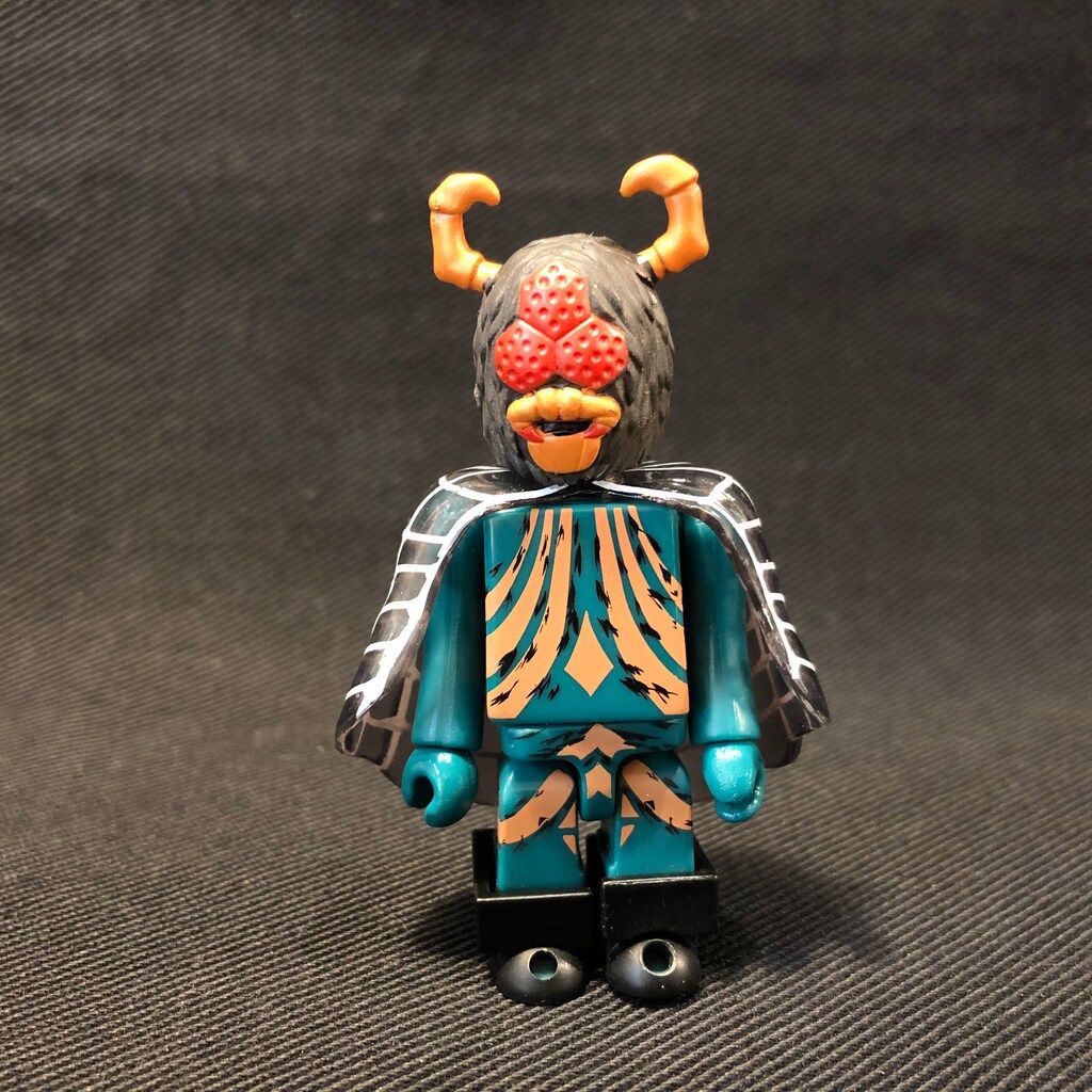 Bandai/Medicom Toy MASKED RIDER Volume 01 Wearable Transformation x KUBRICK Kamen Rider Spider-Man