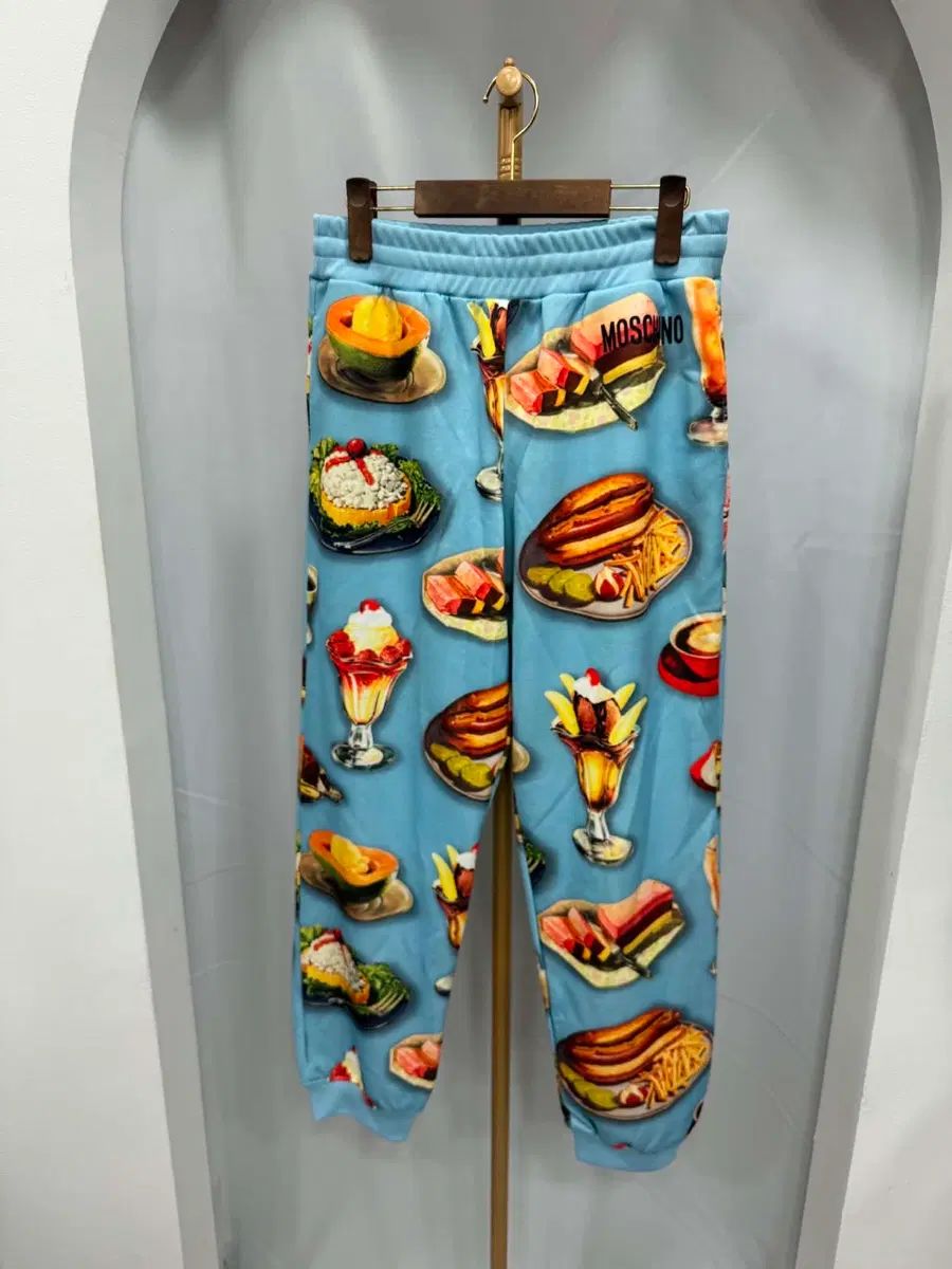 デパート購入 モスキーノ パンツ 46サイズ