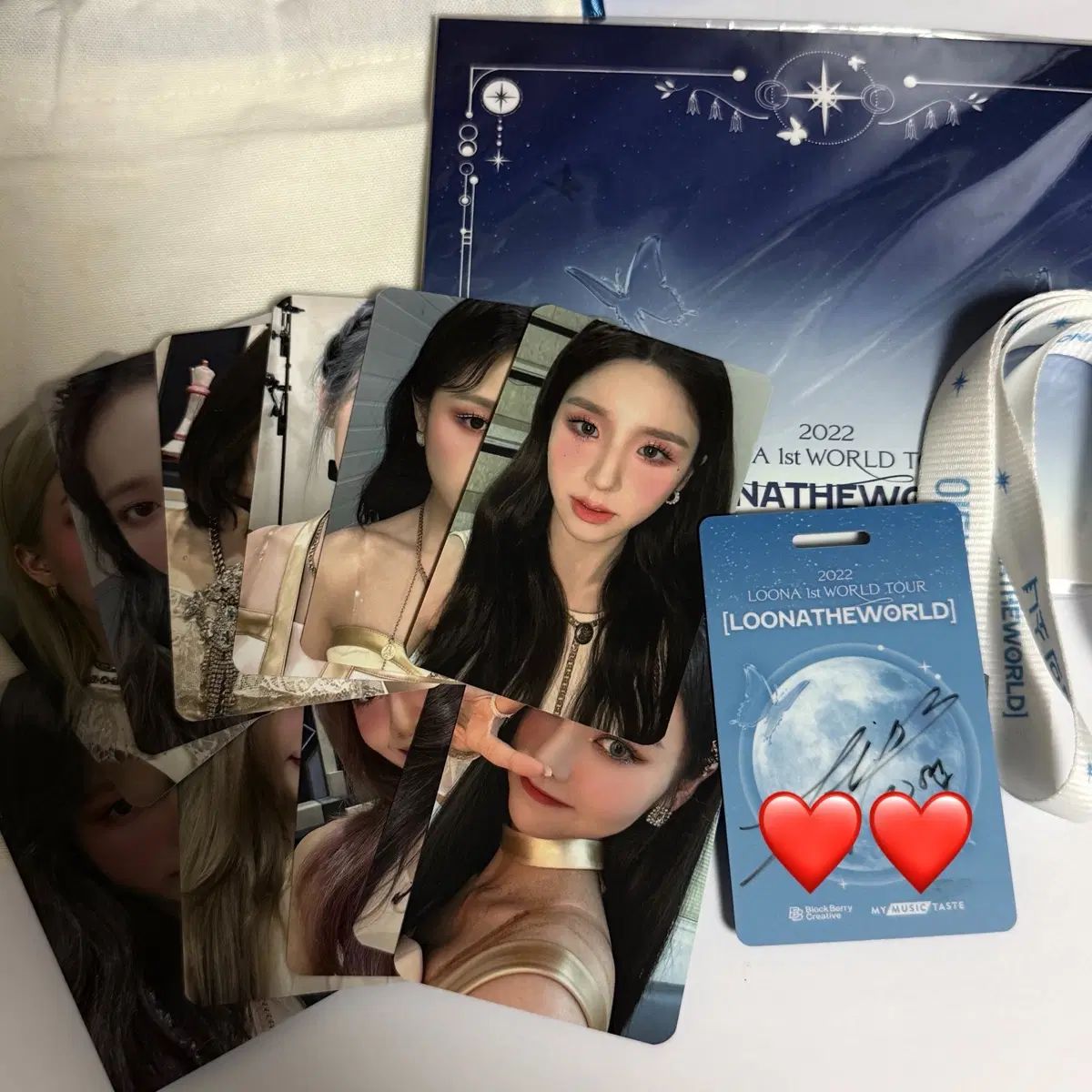 今月の少女(LOONA) キムリップ サイン カード +トレカ セット アルテミス 23,299円