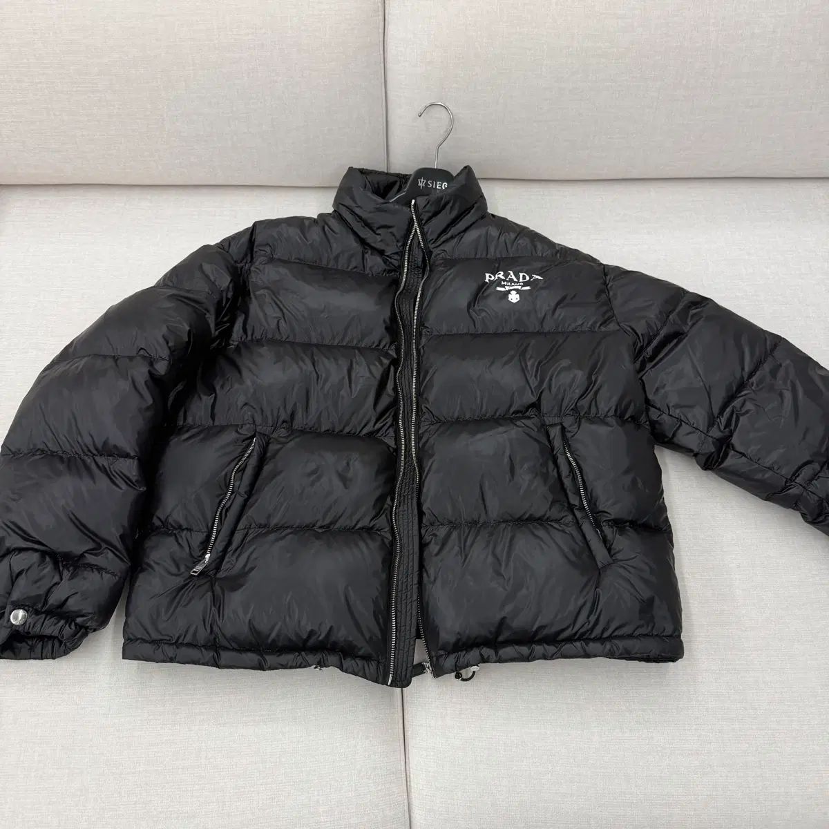 PRADA プラダ ダウン ブラック L 105