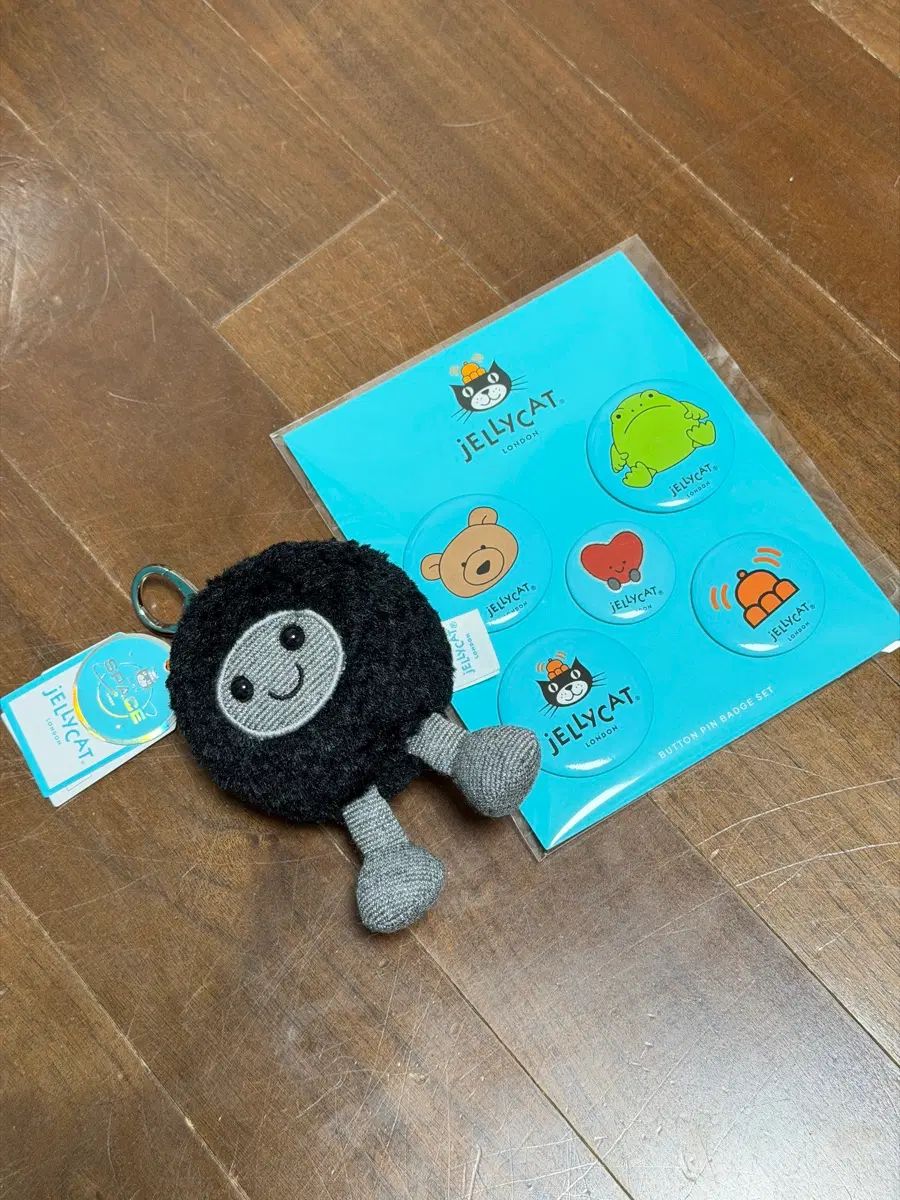 JELLYCAT(ジェリーキャット) アミュージブル ブラックホール バッグチャーム キーホルダー 新品 + バッジ 贈呈