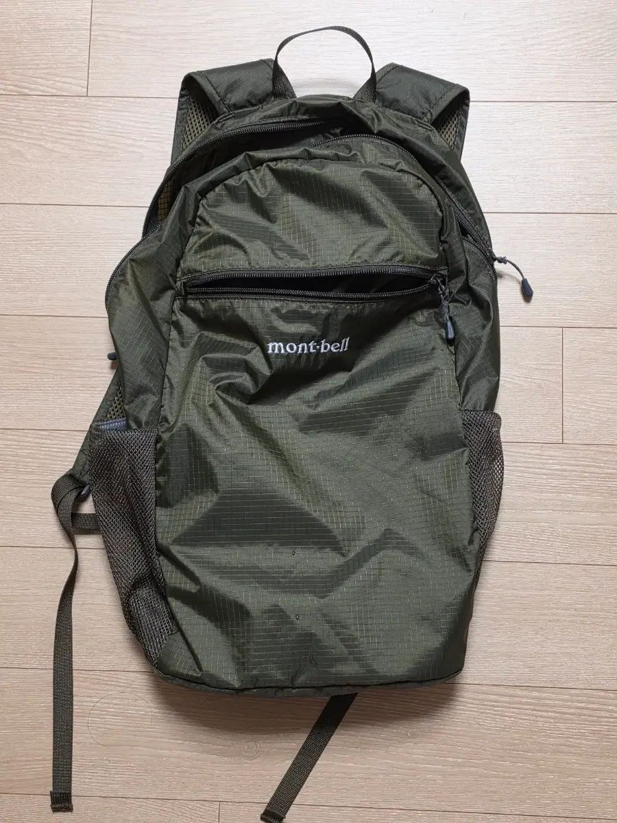 モンベル ポケッタブル ライト 20L