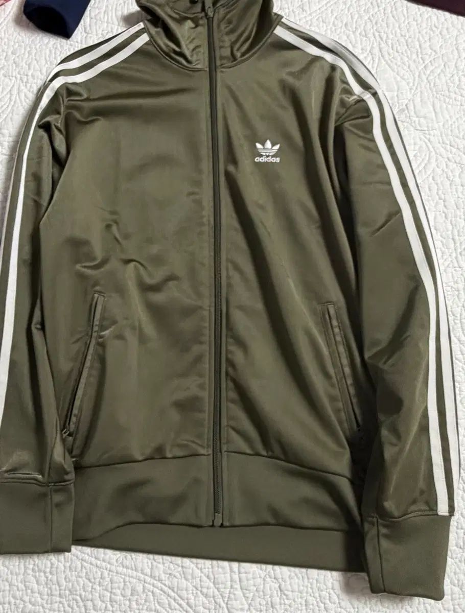 (W) アディダス アディカラー クラシック ルーズ ファイヤーバード トラック トップ オリーブ ストラタ