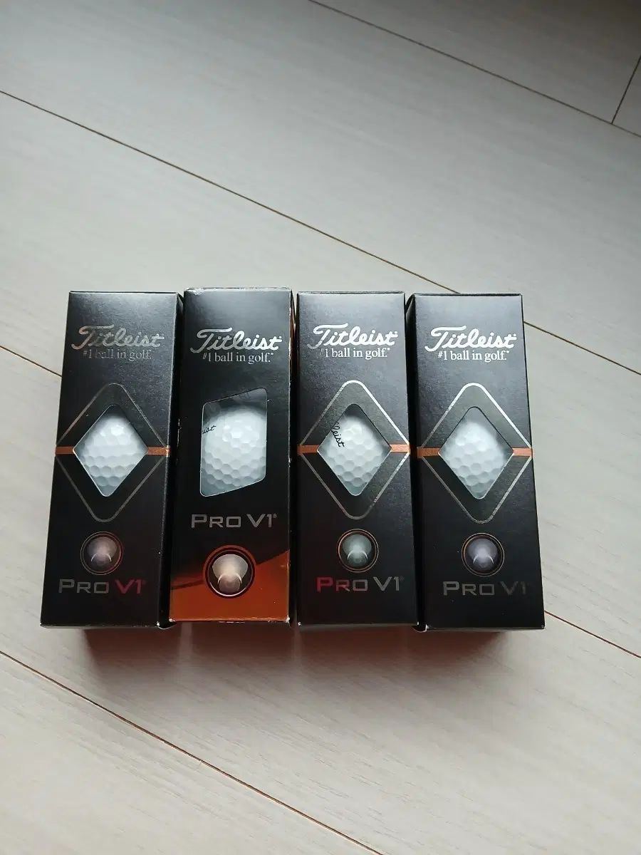 タイトリスト V1 ゴルフボール 12球 新品