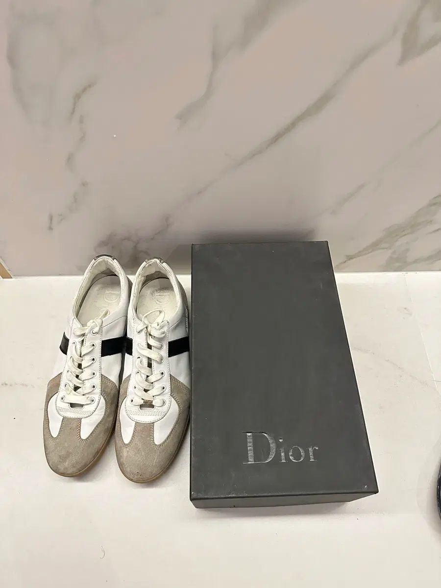 エディスリマン Dior ドイツ軍 スニーカー 37,916円