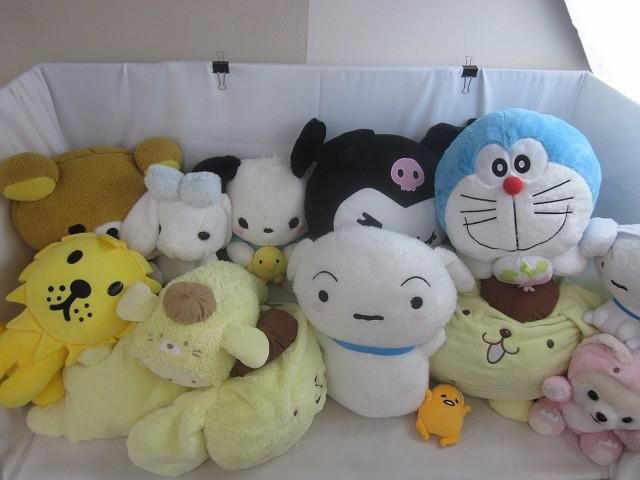애니메이션 산리오 폼폼푸린 리락쿠마 크레용 신짱 외 인형 쿠션 외 잡화 세트 [대량 판매 중고]