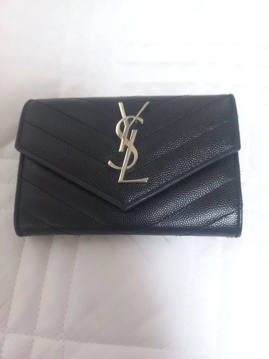 Saint Laurent サンローラン モノグラム フラップ ウォレット ブラック 25,906円