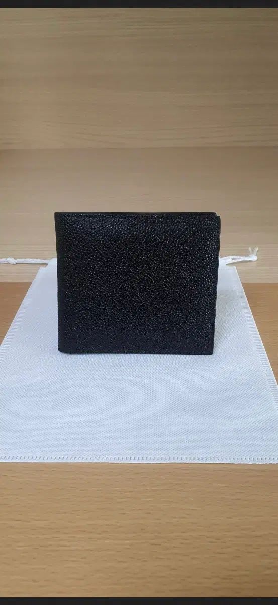 トムブラウン 二つ折り財布/財布 ほぼ新品 正規品 (鑑定済) 34,529円
