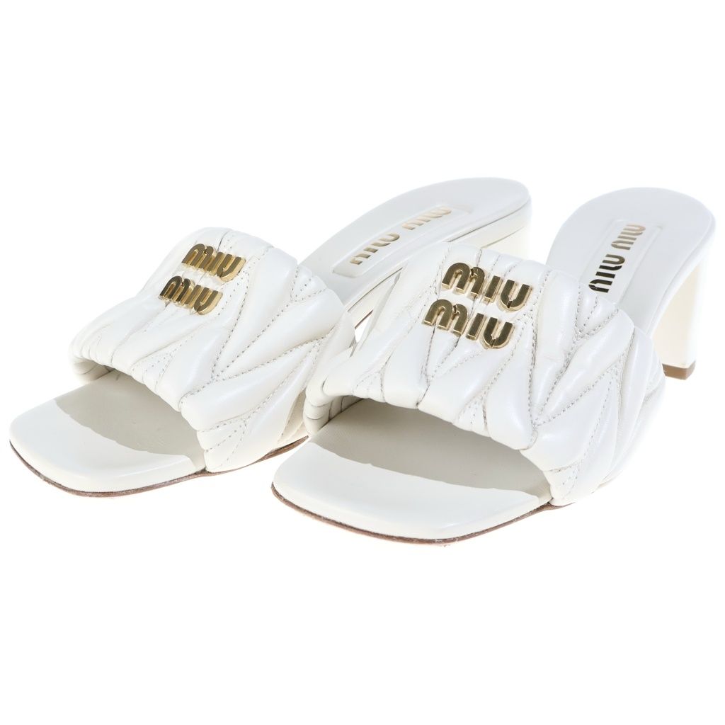 miumiu (ミュウミュウ) マテラッセ ナッパレザー スライドサンダル ホワイト