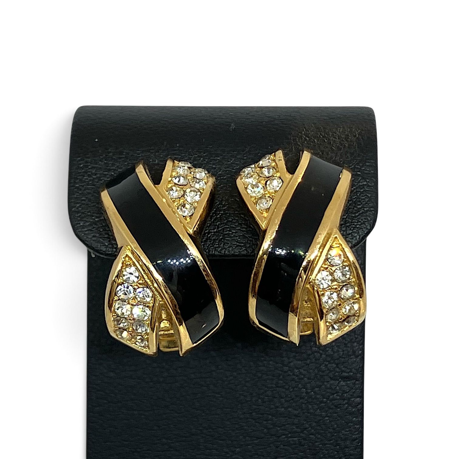 【VINTAGE】Christian Dior (クリスチャンディオール)　クロスモチーフイヤリング (ブラックエナメル×ラインストーン)　ブラック＆ゴールド　キングラム[68]