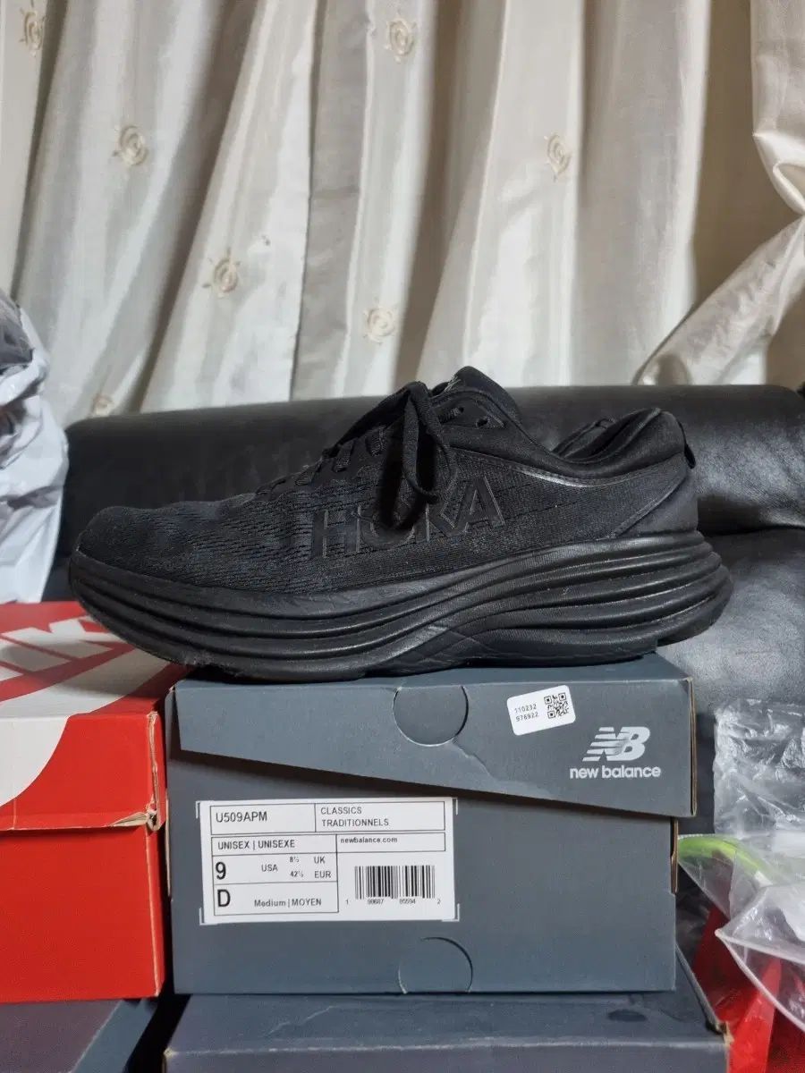 HOKA ONE ONE ホカオネオネ ボンダイ8 ブラック 280