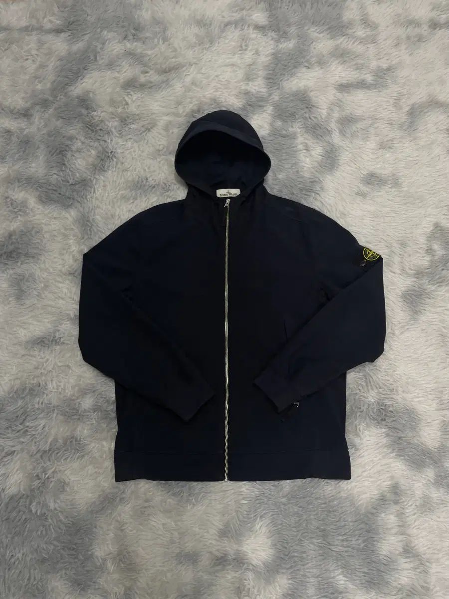 百貨店購入 STONE ISLAND ストーンアイランド ソフトシェル フード ウィンドブレーカー ジャケット L 44,609円